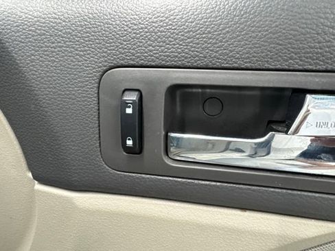 Used 2012 Ford Fusion SE FWD image 26