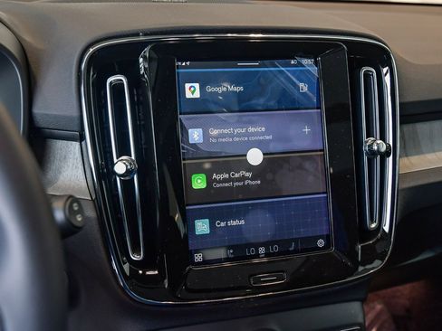 New 2025 Volvo XC40 B5 Ultra w/ Climate Package image 26