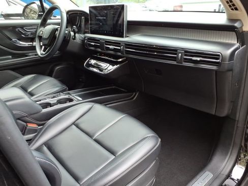 Certified 2023 Lincoln Corsair AWD image 7