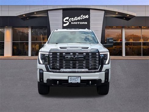 Used 2024 GMC Sierra 3500 Denali Ultimate image 8