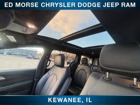 New 2026 Chrysler Pacifica Select image 26