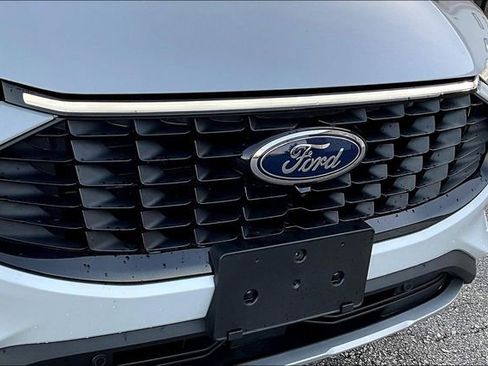 Used 2025 Ford Escape SE w/ PHEV Premium Package FWD image 32