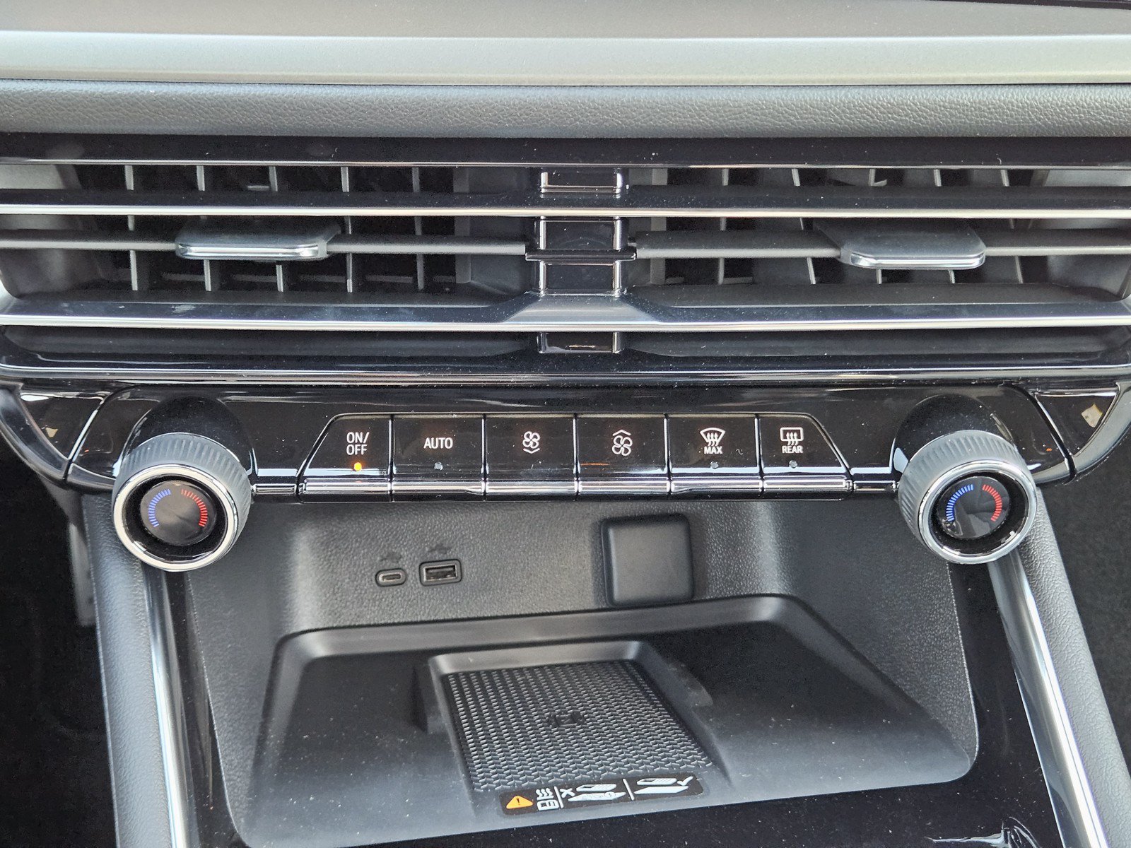 New 2027 Chevrolet Traverse LT w/ Driver Confidence Package FWD image 14