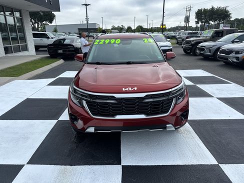 Used 2024 Kia Seltos S FWD image 2
