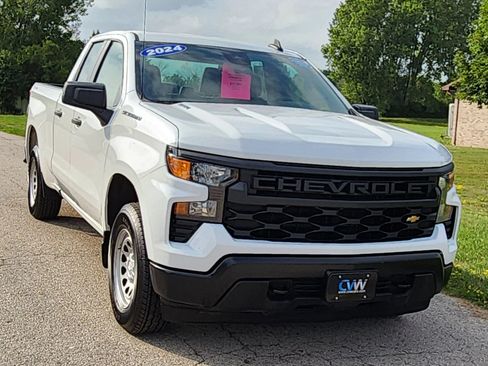 Used 2024 Chevrolet Silverado 1500 W/T w/ Trailering Package AWD/4WD image 5