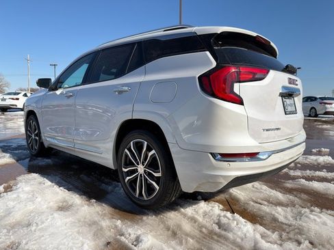 Used 2021 GMC Terrain Denali w/ Denali Premium Package image 12