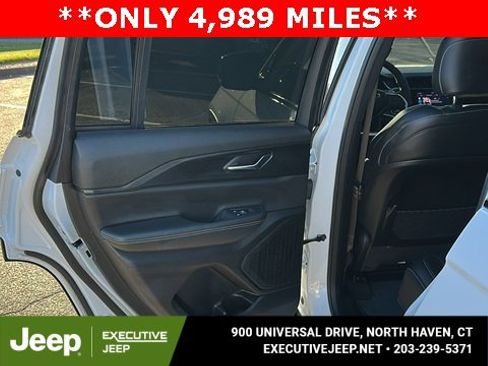 Used 2025 Jeep Grand Cherokee Altitude image 22