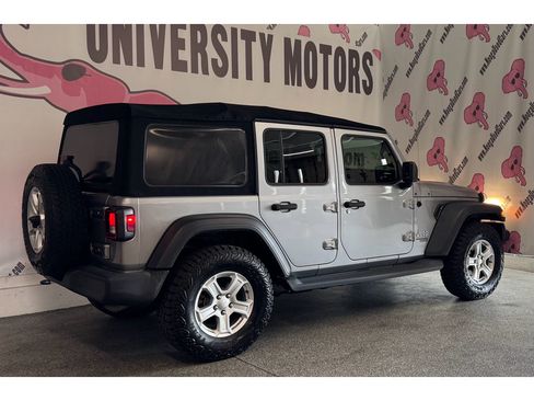Used 2018 Jeep Wrangler Unlimited Sport S AWD/4WD image 10