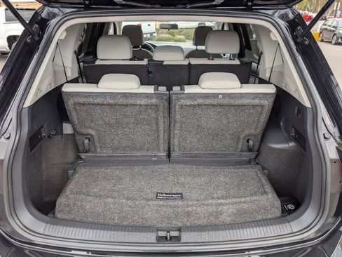 Used 2021 Volkswagen Tiguan S image 10