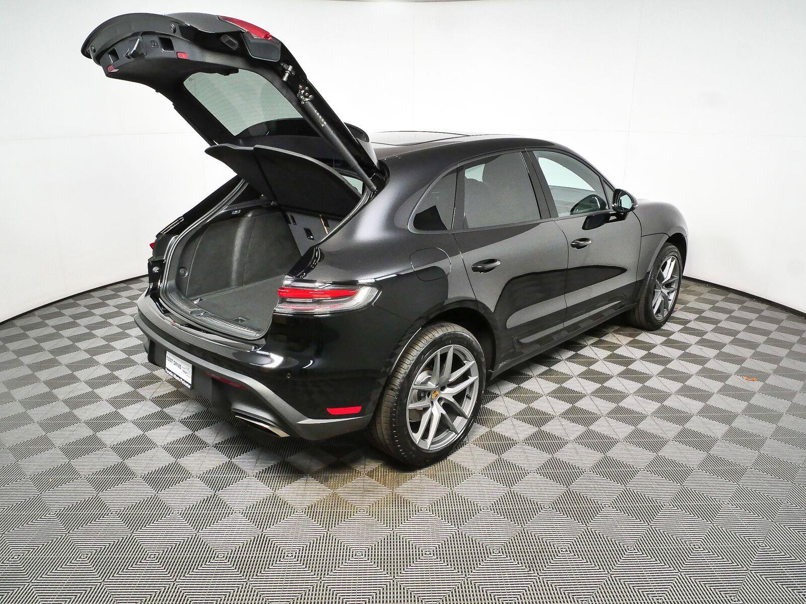 New 2026 Porsche Macan Turbo AWD/4WD image 30