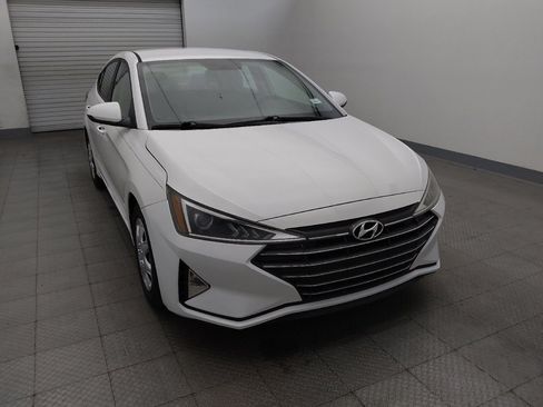 Used 2019 Hyundai Elantra SE FWD image 14