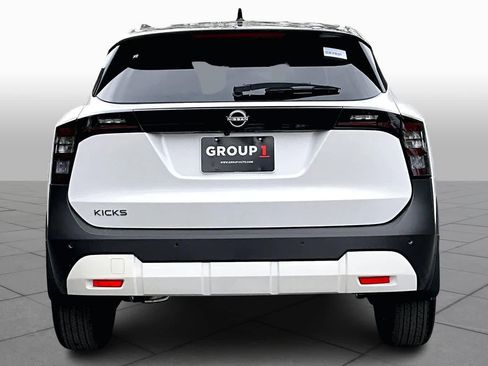 New 2026 Nissan Kicks SV image 4