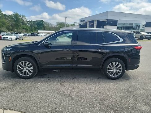 Used 2025 Buick Enclave Preferred image 4