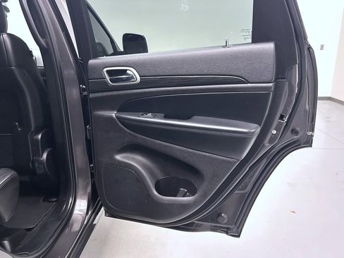 Used 2021 Jeep Grand Cherokee Laredo X image 17