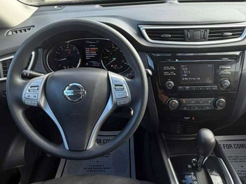 Used 2016 Nissan Rogue S image 24