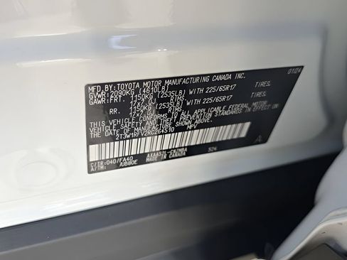Used 2024 Toyota RAV4 XLE w/ Convenience Package FWD image 25