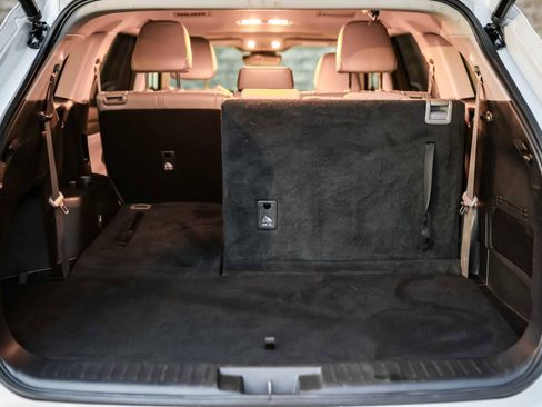 Certified 2023 Toyota Highlander XLE image 19