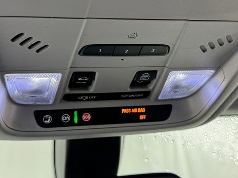 Used 2019 Chevrolet Equinox LT AWD/4WD image 32