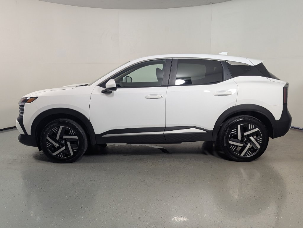 Used 2025 Nissan Kicks SV FWD image 4