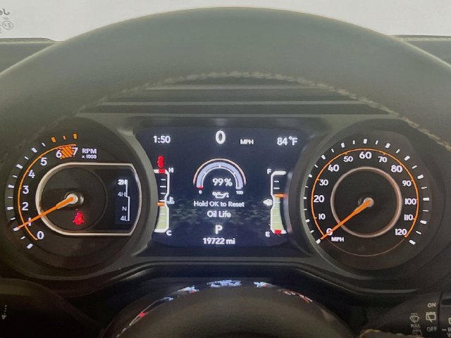 Used 2024 Jeep Wrangler Unlimited Sahara w/ Technology Group AWD/4WD image 9