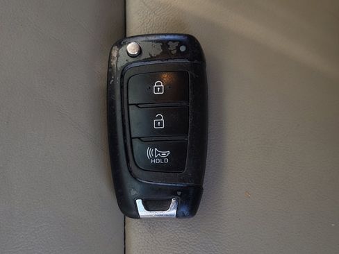 Used 2022 Hyundai Venue SEL FWD image 32