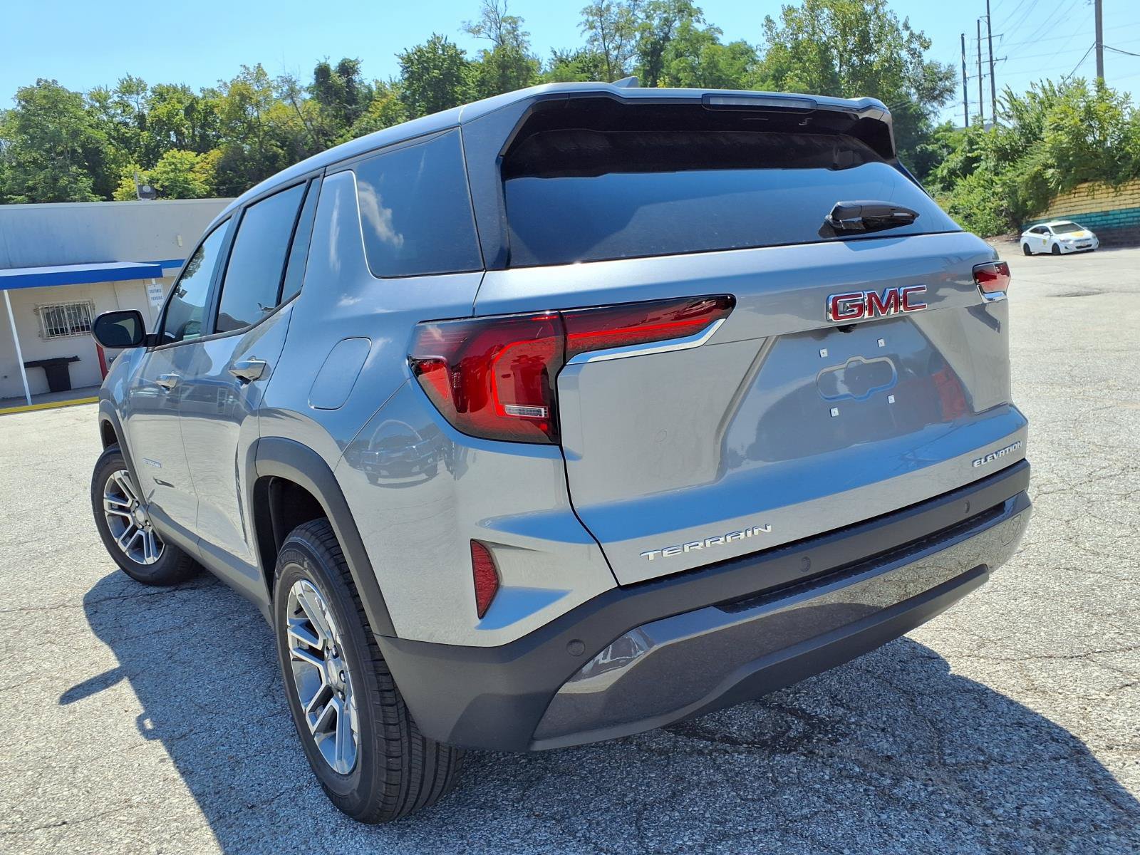 New 2027 GMC Terrain Elevation FWD image 21