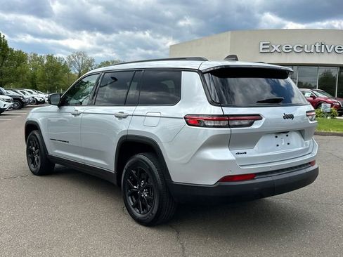 Used 2024 Jeep Grand Cherokee L Altitude AWD/4WD image 4