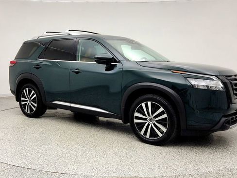 Used 2023 Nissan Pathfinder Platinum w/ Black Appearance Package image 3