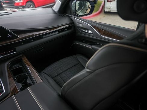 Used 2024 Cadillac Escalade Sport Platinum w/ LPO, ONYX Package AWD/4WD image 30