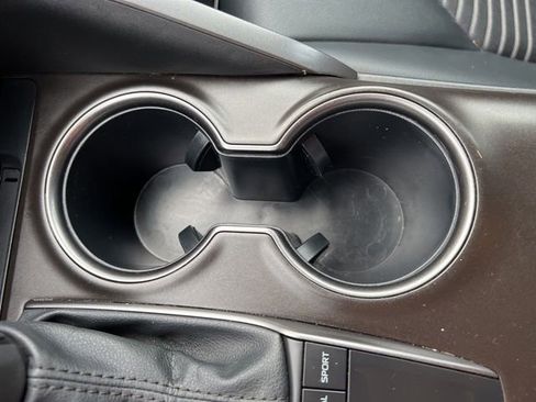 Used 2024 Toyota Camry SE image 23