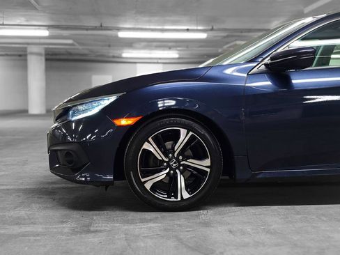Used 2016 Honda Civic Touring image 16