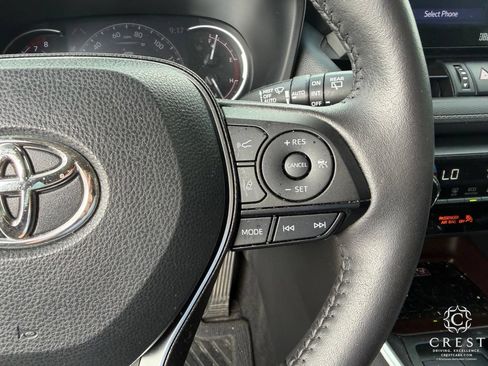 Used 2022 Toyota RAV4 Limited FWD image 17