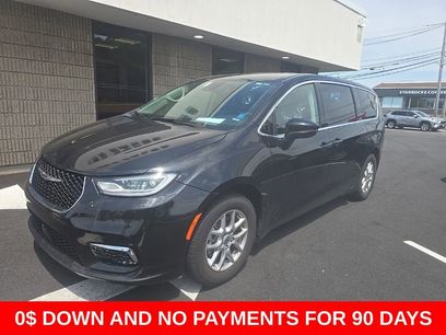 Used 2023 Chrysler Pacifica Touring-L