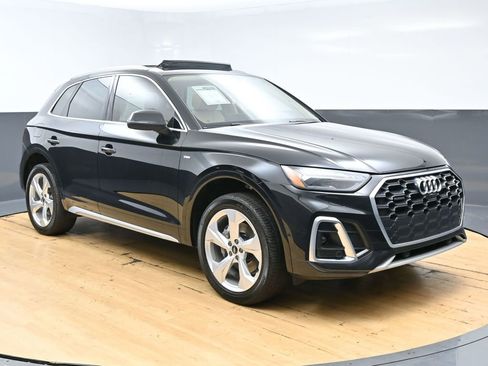 Used 2023 Audi Q5 2.0T Prestige w/ Prestige Package AWD/4WD image 3