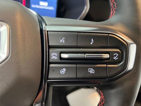 Used 2024 GMC Canyon AT4X image 36