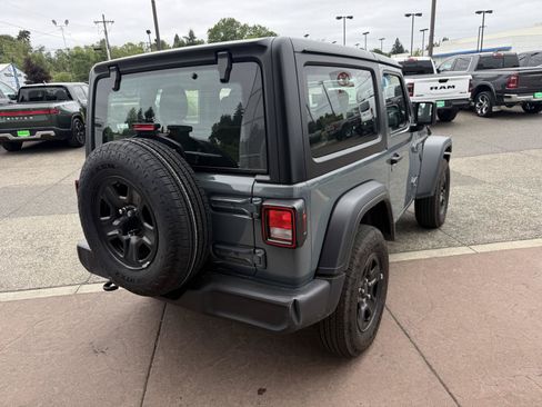 Used 2025 Jeep Wrangler Sport AWD/4WD image 6