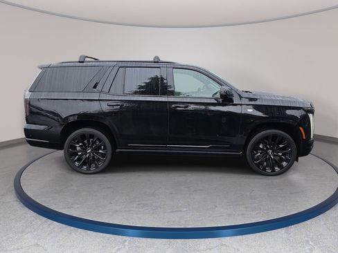 Used 2025 Cadillac Escalade Sport Platinum w/ LPO, ONYX Package AWD/4WD image 5