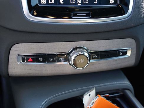 Used 2023 Volvo XC90 B6 Ultimate w/ Protection Package Premier image 24