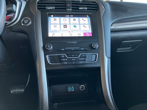 Certified 2019 Ford Fusion SE image 26