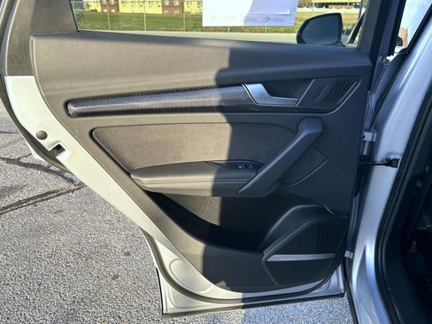 Used 2023 Audi SQ5 Prestige w/ Prestige Package image 17