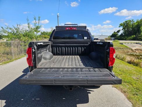 Used 2021 Toyota Tundra SR5 w/ SR5 Leather Package image 10