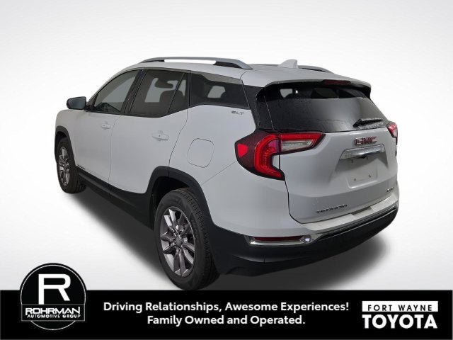 Used 2024 GMC Terrain SLT AWD/4WD image 9