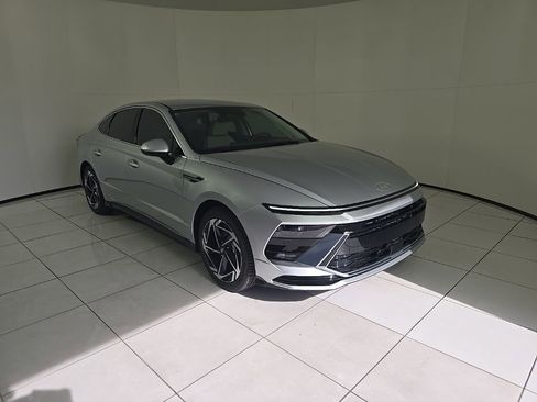 New 2026 Hyundai Sonata SEL FWD image 3