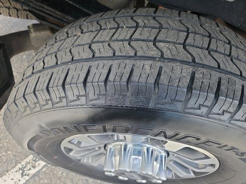 Used 2022 Ford F250 Lariat w/ Lariat Ultimate Package AWD/4WD image 13