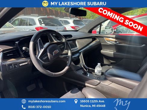 Used 2017 Cadillac XT5 Platinum w/ Driver Assist Package AWD/4WD image 12