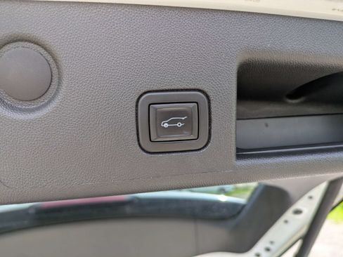 Certified 2022 Chevrolet Equinox Premier FWD image 13