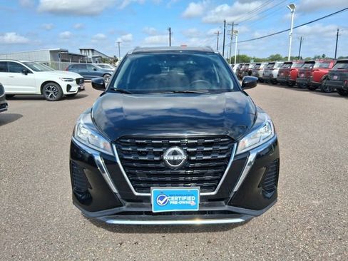 Used 2022 Nissan Kicks SV FWD image 2