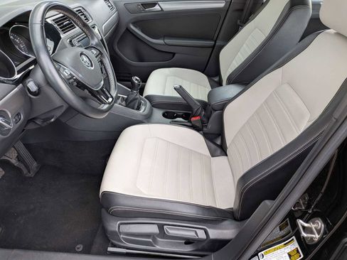 Used 2016 Volkswagen Jetta Sport image 16