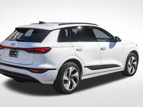 Certified 2025 Audi Q6 e-tron Premium Plus w/ Premium Plus image 9