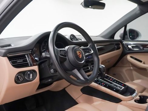 Used 2022 Porsche Macan image 4